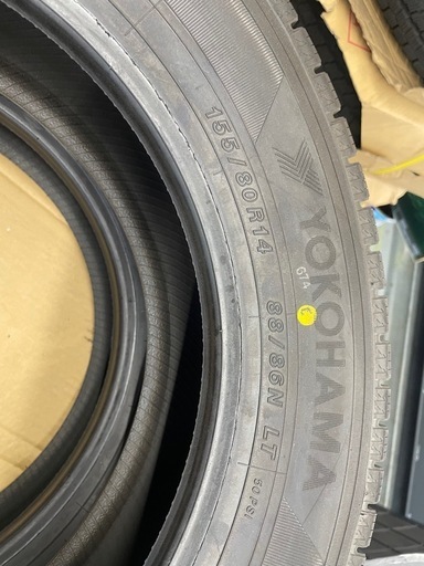 ほぼ新品スタッドレスタイヤ