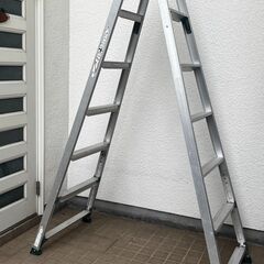 アルインコ　伸縮脚付はしご兼用脚立　PRT210FX　詳細は添付...