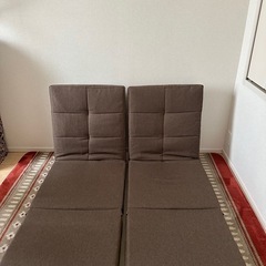 座椅子2個の画像