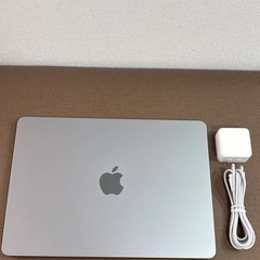 MacBook Air M2 (512GB/8GB RAM/スペ...