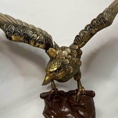 【縁起置物】 美術工芸 高級床置 岩鷹 銅 古美術 鷲 鷹 開運 金属の画像
