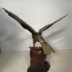【縁起置物】 美術工芸 高級床置 岩鷹 銅 古美術 鷲 鷹 開運 金属の画像