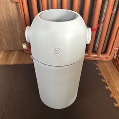 ピジョン　おむつポット　ステール　おむつ用ゴミ箱