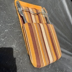 レトロな座椅子(3段階調節可)の画像