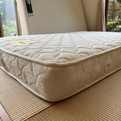 【美品】セミダブルベッド マットレスの画像