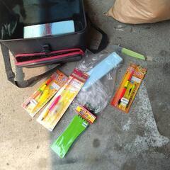 釣り道具とカバンまとめての画像