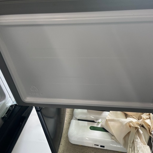 Hisense ノンフロン冷凍冷蔵庫 HR-B12E3W 2024年製　2-1398