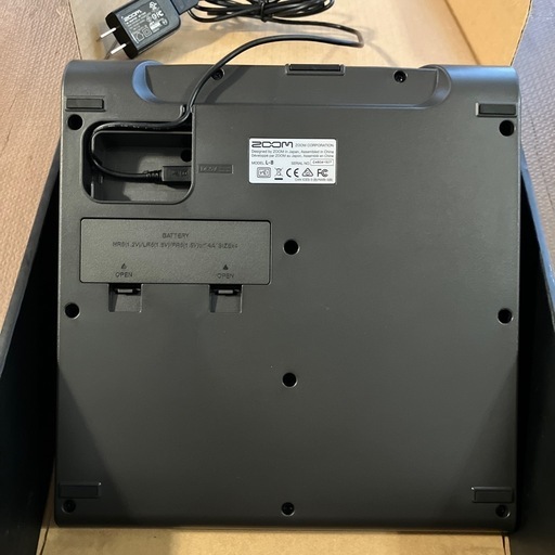 ZOOM LiveTrak L-8 8トラックミキサー