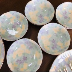 食器セットの画像