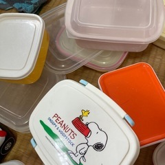 タッパー　お弁当箱　大量　２つで50円の画像