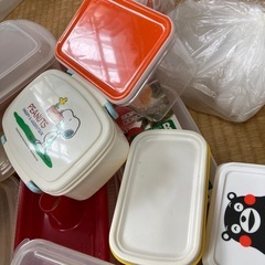 タッパー　お弁当箱　大量　２つで50円の画像