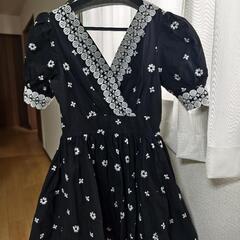 刺繍ワンピース