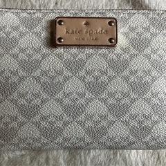 ケイトスペード二つ折り財布