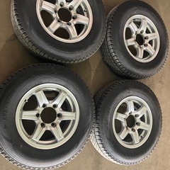 ハイエース200系アルミホイールスタッドレスセット15インチ、
