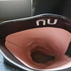 nuロングブーツの画像