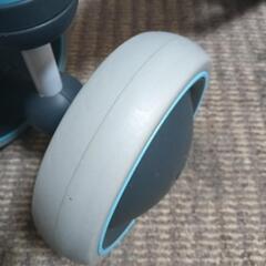 足こぎ三輪車　室内の画像