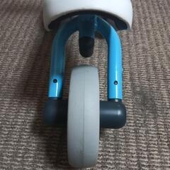 足こぎ三輪車　室内の画像