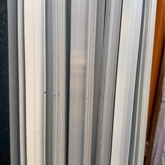 アルミアングル 長さ約200cm幅約3cm〜10cm 1本600円〜3,800円までの画像