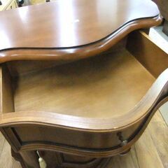 コンソール キャビネット 幅87cm サイドボード アンティーク調 飾り棚 鍵付き 収納棚 札幌市厚別区 厚別店の画像