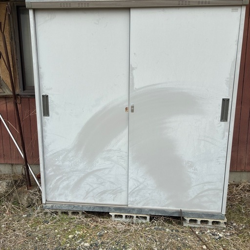 イナバ物置MGW-16EB