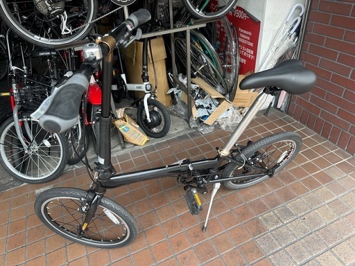 20インチ　軽量アルミフレーム　8speed折り畳み自転車　ブラック