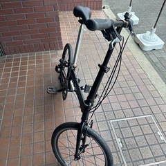 20インチ　軽量アルミフレーム　8speed折り畳み自転車　ブラックの画像