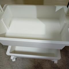 キャスター付き テーブルワゴン①の画像