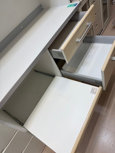 美原店　食器棚　大きめ　日焼けあり　引き出しフルオープンで奥も見えやすいです^_^