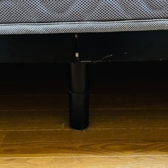 セミダブルベッドとフレームの画像