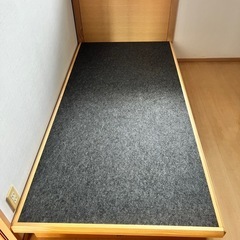 シモンズのベッドフレーム
