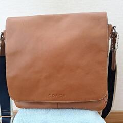 COACHの肩掛けバッグ