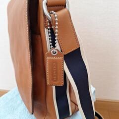 COACHの肩掛けバッグの画像