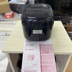 2022年製　東芝3.0合　マイコン炊飯器