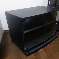 ガラス戸テレビ台の画像