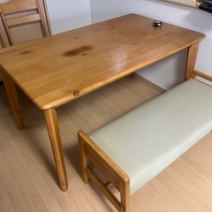 ダイニングテーブル