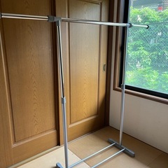 ポールハンガーラックの画像