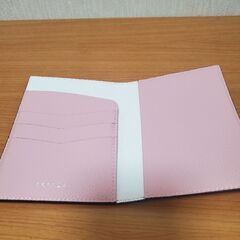半額に値下げしました！　本革　パスポートケース　♬ピンク♬の画像