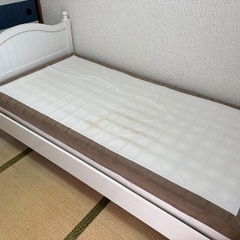 マットレス付き木製シングルベッド