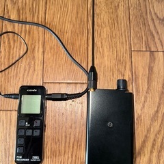 ボイスレコーダーと受信機の画像