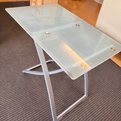 【お譲り先決定】ガラス サイドテーブル
