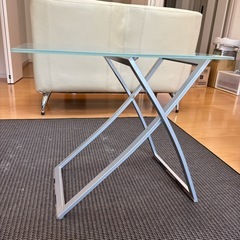 【お譲り先決定】ガラス サイドテーブルの画像