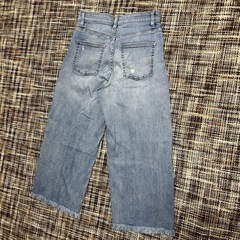 UNIQLOワイドジーンズ　アンクル丈の画像