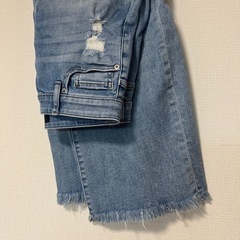 UNIQLOワイドジーンズ　アンクル丈の画像