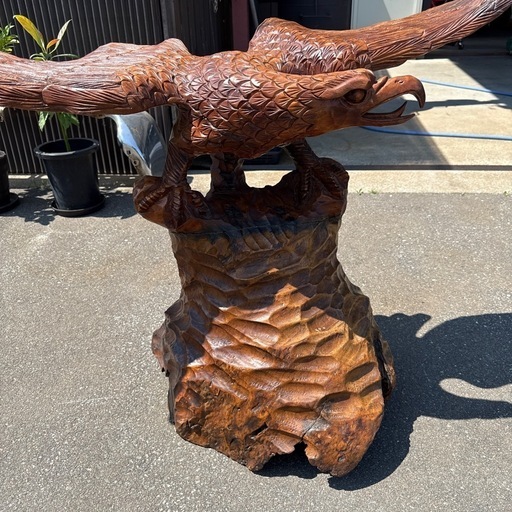 鷹の置物 Hy131 鷹の置物 金属製 オブジェ 木製台座付き 刻印あり