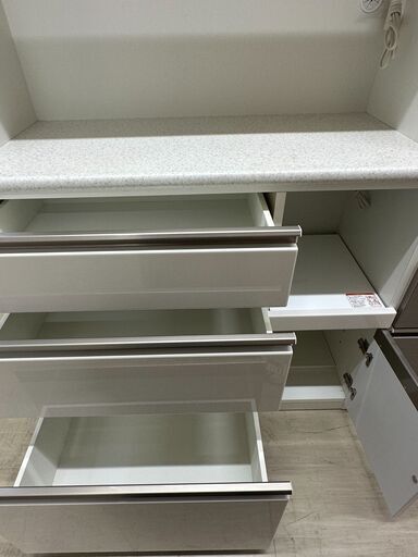 ジモティ来店特価!!　食器棚　ニトリ　アルミナ　J-2505162 ジモティ来店特価!! 食器棚 ニトリ アルミナ J-2505162