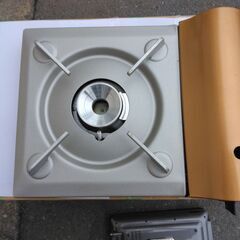 イワタニの薄型卓上ガスコンロ：黄金色：カセツト達人スリム：良品