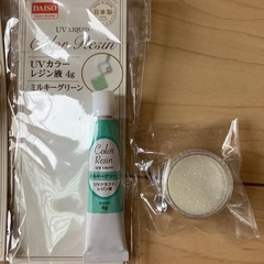 【未使用】レジン液3本、ラメパウダーの画像