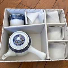 有田焼　湯呑みと急須のセットの画像