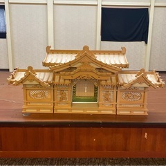 祭壇の屋根部分