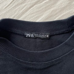 ZARA黒トレーナーの画像